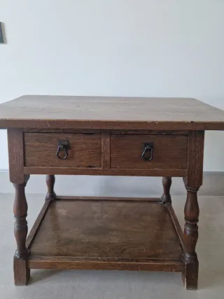 Mesa de madera estilo campo con cajones