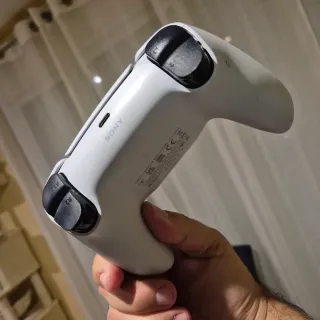 PS5 + Volante Hori + 4 Juegos