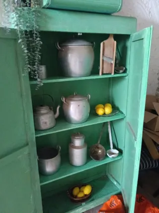 Alacena antigua verde  madera ideal para especiero