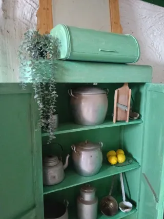 Alacena antigua verde  madera ideal para especiero