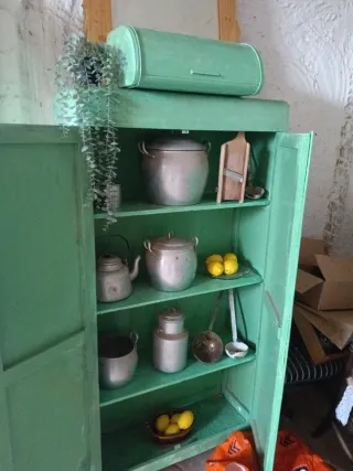 Alacena antigua verde  madera ideal para especiero