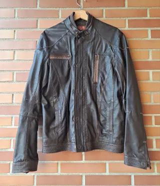 Giubbotto uomo marrone. Pelle di pecora. Stile retrò vintage