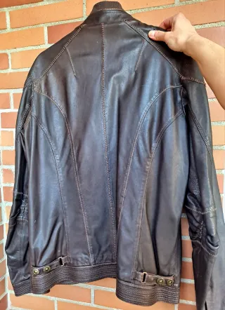 Giubbotto uomo marrone. Pelle di pecora. Stile retrò vintage