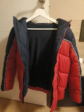 Abrigo acolchado niño rojo y azul