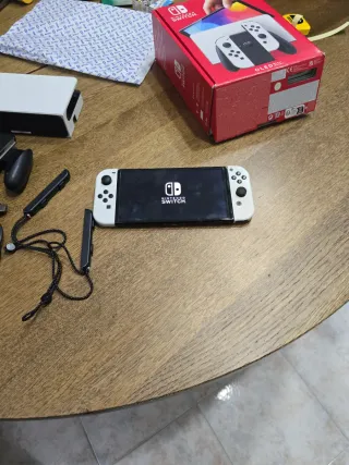 Nintendo Switch OLED Bianco