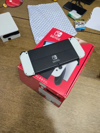 Nintendo Switch OLED Bianco