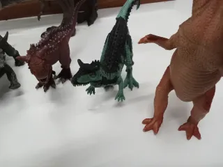 Lote de muñecos dinosaurios