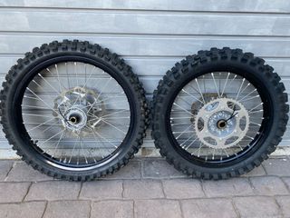 Llantas Kawasaki KX KXF con neumáticos