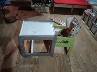 Pupitre infantil con asiento y bandeja