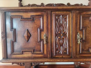 Dos trincheros antiguos de nogal