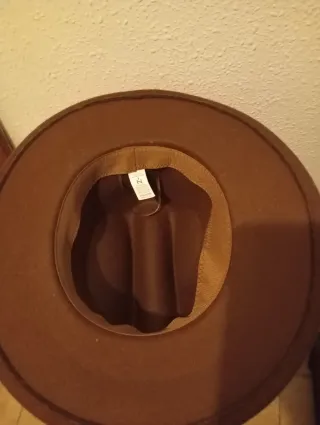 Sombrero con 'Double G' dorado