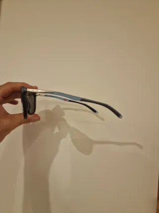 Gafas de sol Oakley negras y azules