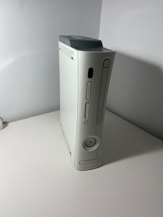 Xbox 360 Blanca con Mando y Juegos