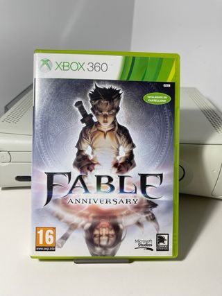 Xbox 360 Blanca con Mando y Juegos