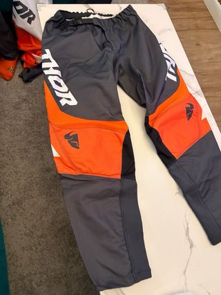 Traje Enduro Thor one XXl pero da menos talla