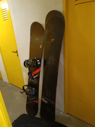 Pack Snowboard: 2 tablas, fijaciones,bacas y bolsa