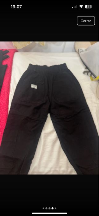 Pantalón cargo negro