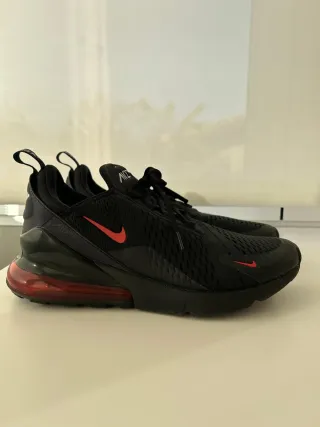 Nike Air Max 270 Negras y Rojas
