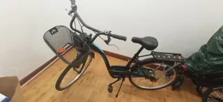 Bicicleta de paseo con cesta