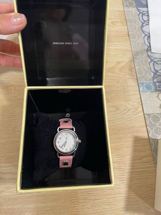 Reloj Tous color rosa.