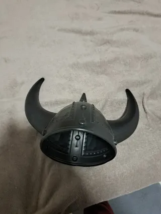 Gorro vikingo negro con cuernos