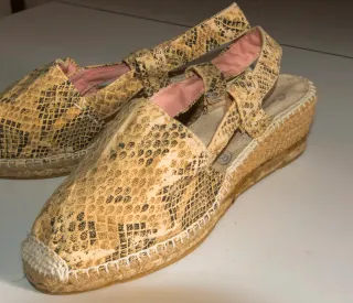Alpargatas mujer estampado serpiente