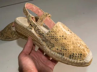 Alpargatas mujer estampado serpiente