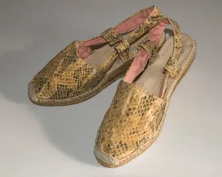 Alpargatas mujer estampado serpiente