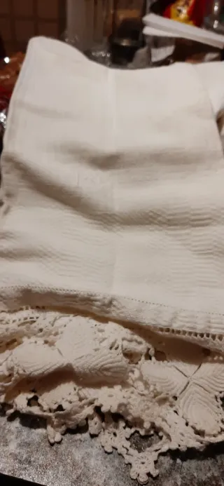 Asciugamano vintage telaio ricamato con pizzo