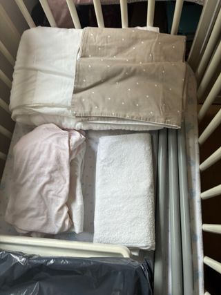 Cuna de bebé blanca . Se regala trona de Ikea