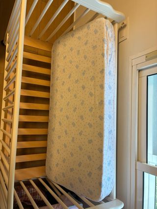 Cuna de bebé blanca . Se regala trona de Ikea