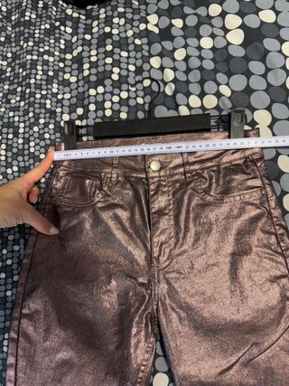 Pantaloni rosa lucidi