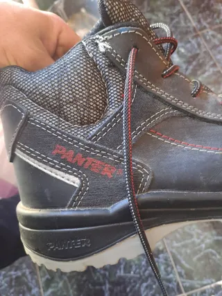 Botas de seguridad PANTER negras y rojas