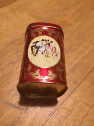 Caja de latón decorada 12cm x 8cm x 10cm