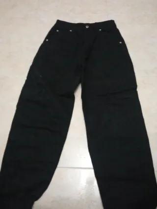Pantalón cargo negro