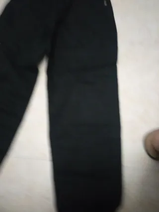 Pantalón cargo negro