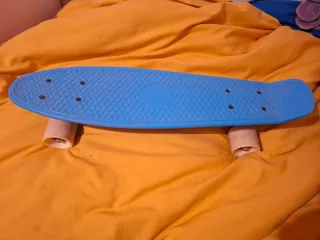 Monopatín azul. Usado en un par de ocasiones.