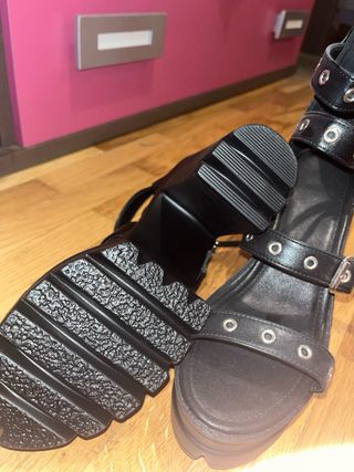 Sandalias negras tacón plataforma