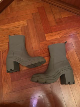 Botas Zara grises plataforma