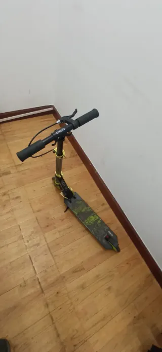 Patinete Oxelo con freno en manillar