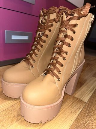 Botines de plataforma con cordones