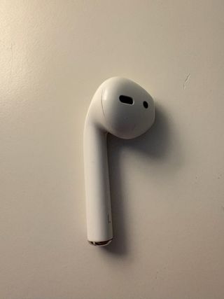Etui AirPods 2ª Gen + AirPod sinistro
