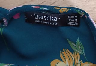 Blusa floral Bershka talla M