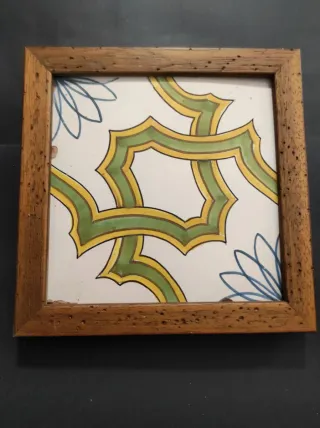 Ladrillo antigua pintado a mano con marco.