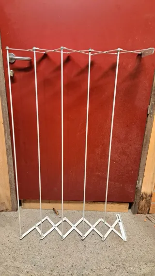 Tendedero de pared extensible