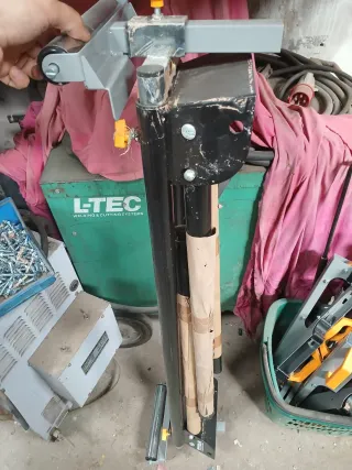 Soporte Titan para ingletadora