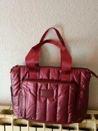 Bolso granate acolchado