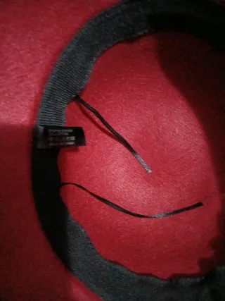 Sombrero de fieltro con lazo, granate.nuevo