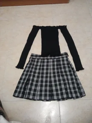 Conjunto Falda Plisada y Blusa Off Shoulde  por 5€