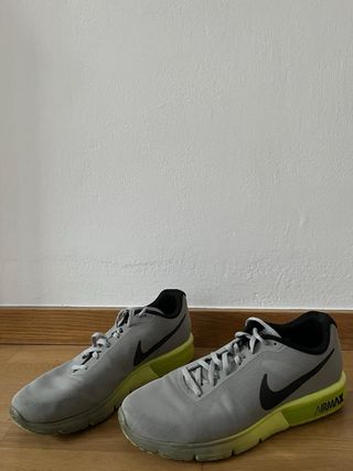 Nike Air Max Gris y Amarillo